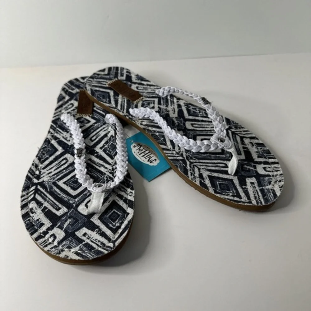 MAJ LOVE Women's Thong Sandals Size 9 Blue/ White Slip On Flats Thong Toes NWT‎